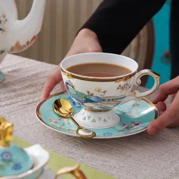Роскошный костяной фарфор высокого качества в дворцовом стиле, французские кофейные чашки и тарелки, роскошные чашки и кастрюли для послеобеденного чая