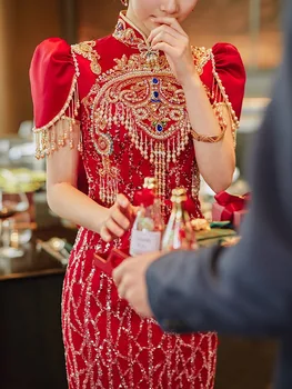 Костюм невесты, одежда для тостов, Элегантное блестящее свадебное платье в китайском стиле, расшитое бисером и кисточками, Свадебный комплект Qipao