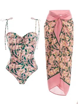 Розовый цельный купальник с завязками на плечах и цветочным принтом и накидка